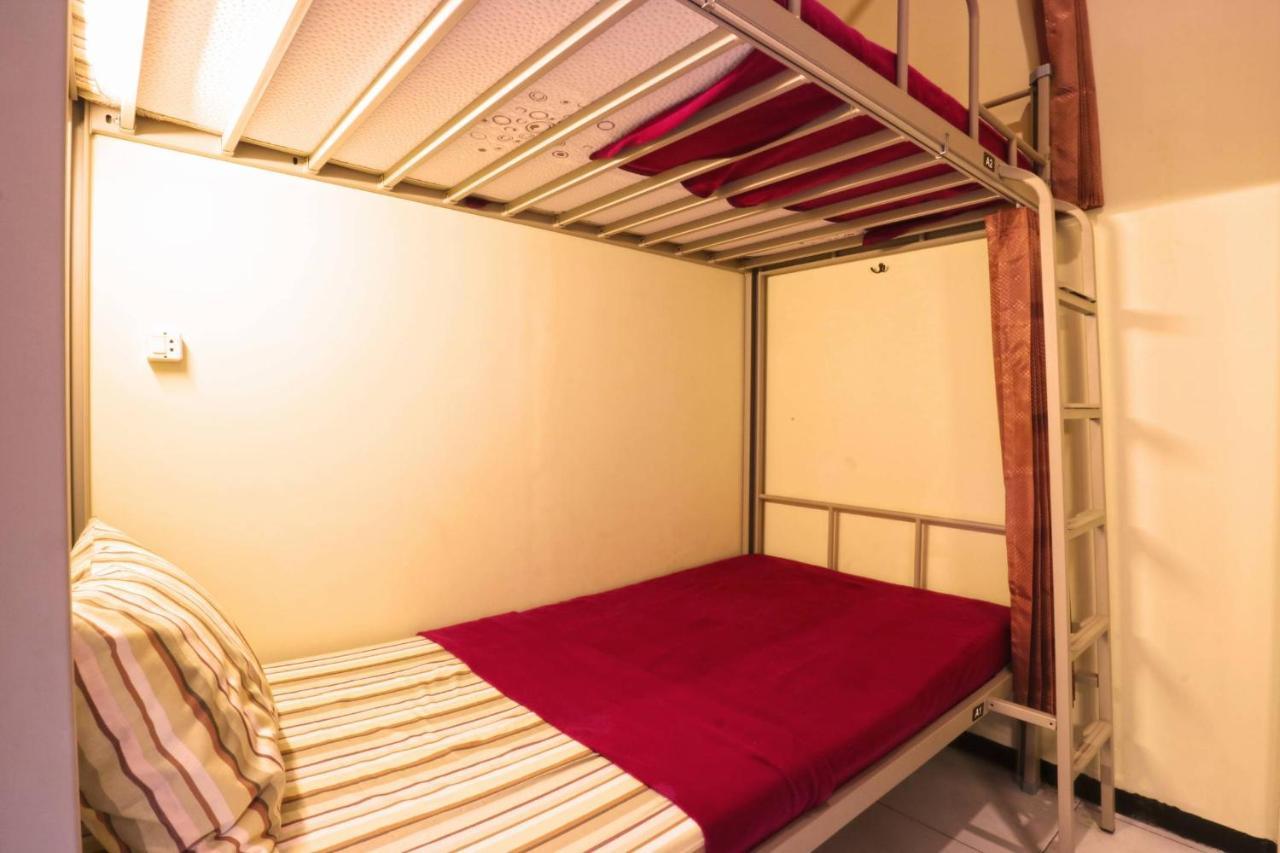 Pondok Backpacker City Square Malang Exteriör bild